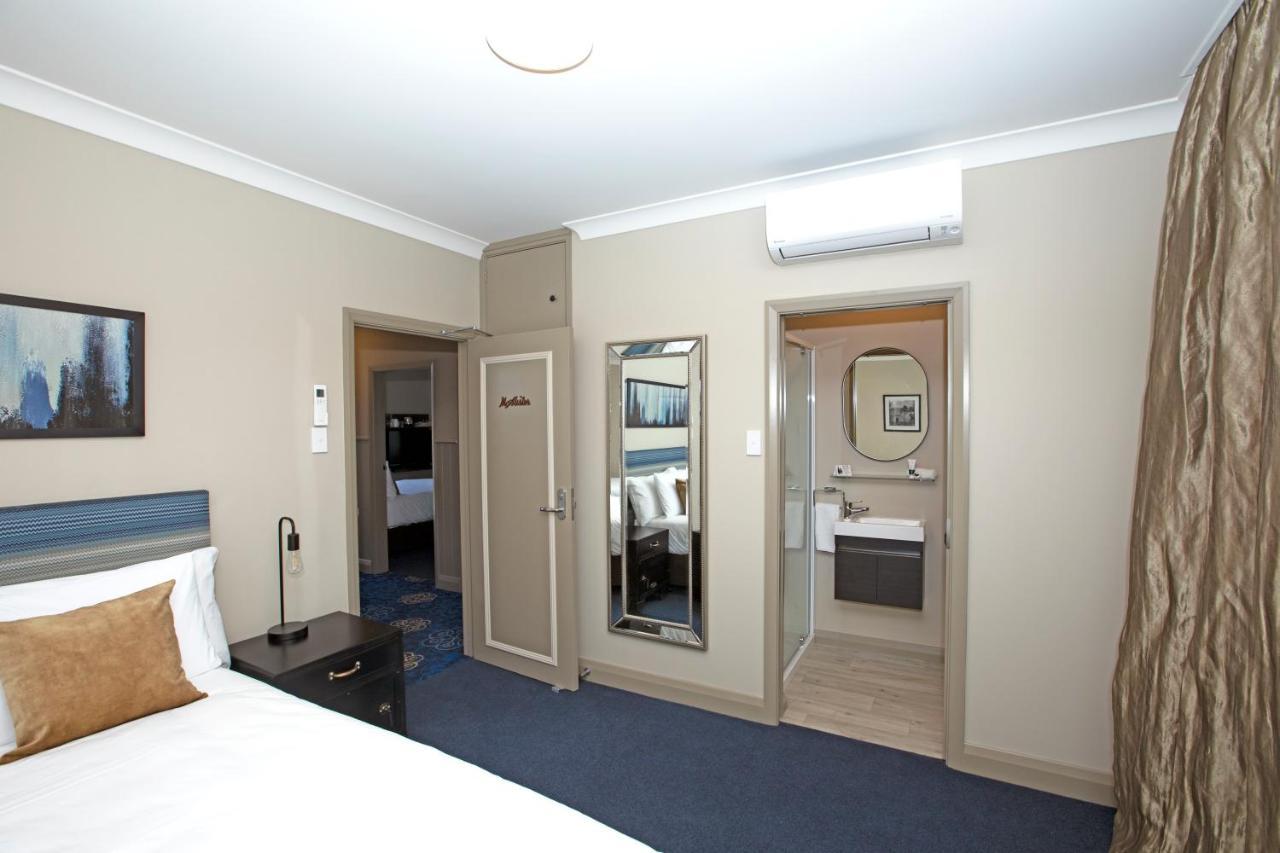 פקטאני The Com Plex Motel מראה חיצוני תמונה