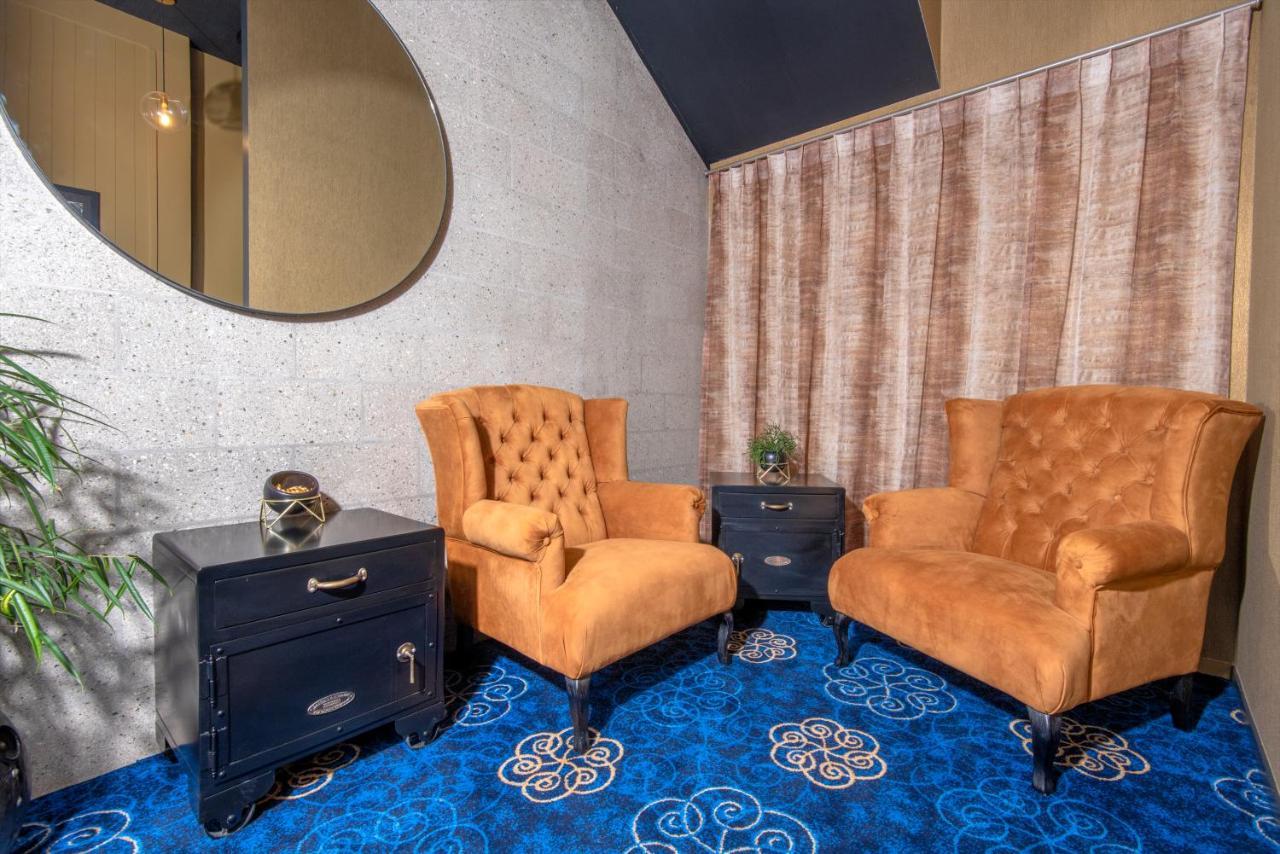 פקטאני The Com Plex Motel מראה חיצוני תמונה